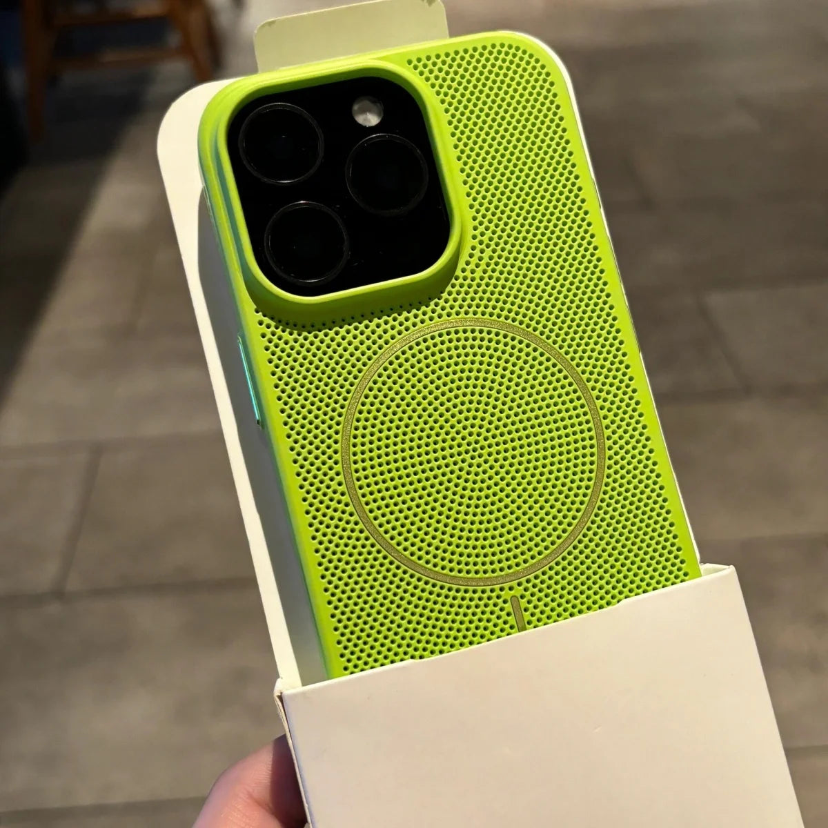 Grille de Dissipation Thermique Magnétique – Coque MagSafe iPhone