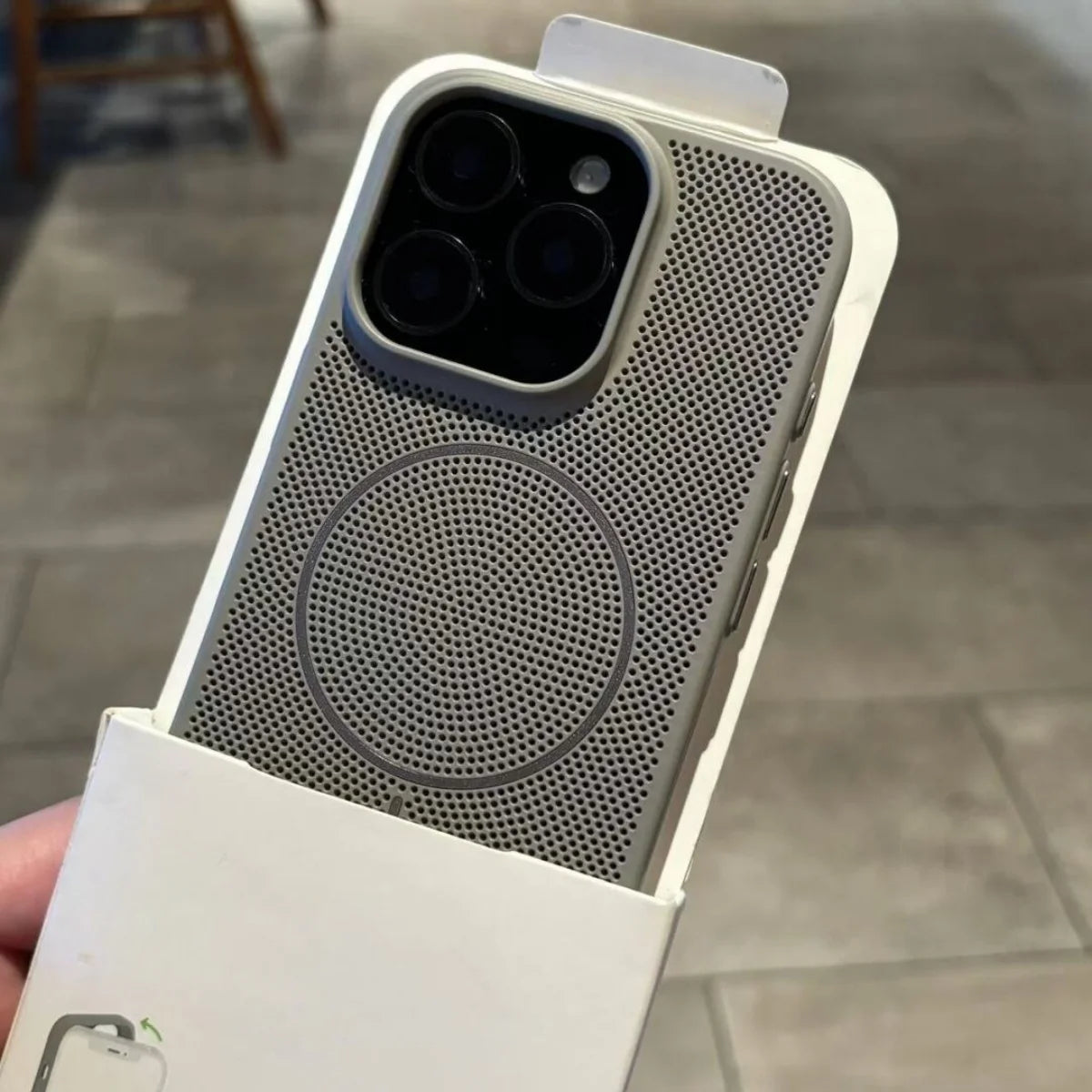 Grille de Dissipation Thermique Magnétique – Coque MagSafe iPhone