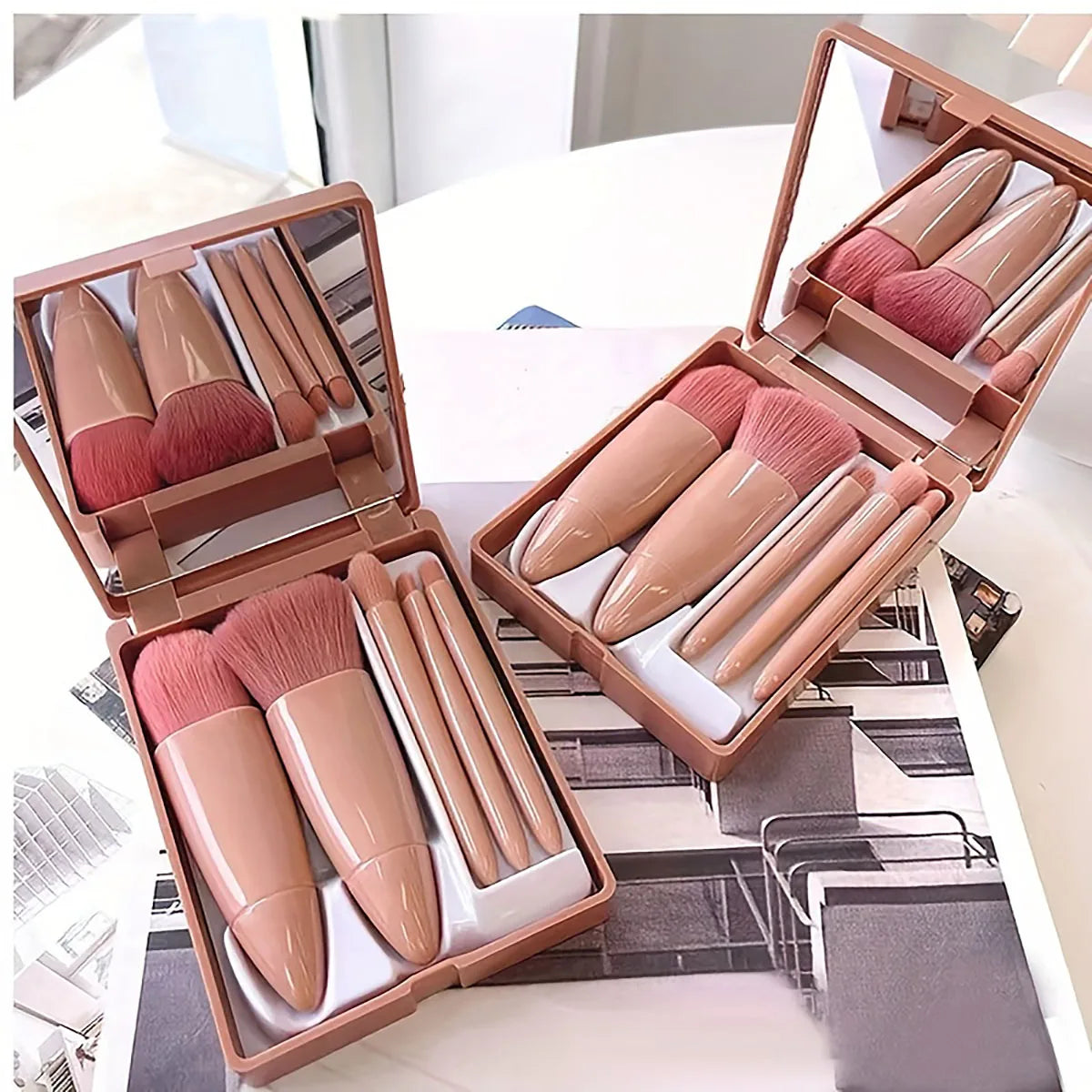 Kit de 5 Pinceaux de Maquillage avec Miroir | Format Compact & Élégant